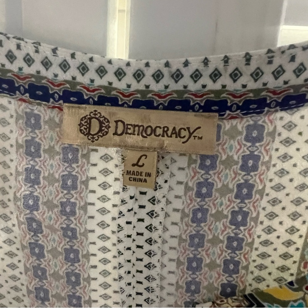 Democracy Geometric Print Split Collar Lightweigh… - image 2